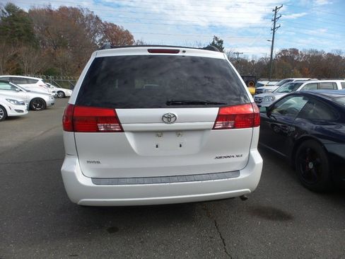 Used 2005 Toyota Sienna XLE image 5
