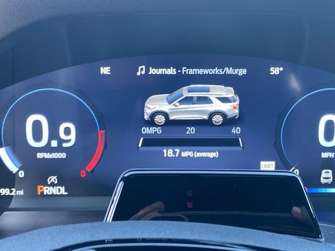New 2026 Ford Explorer Platinum RWD image 32