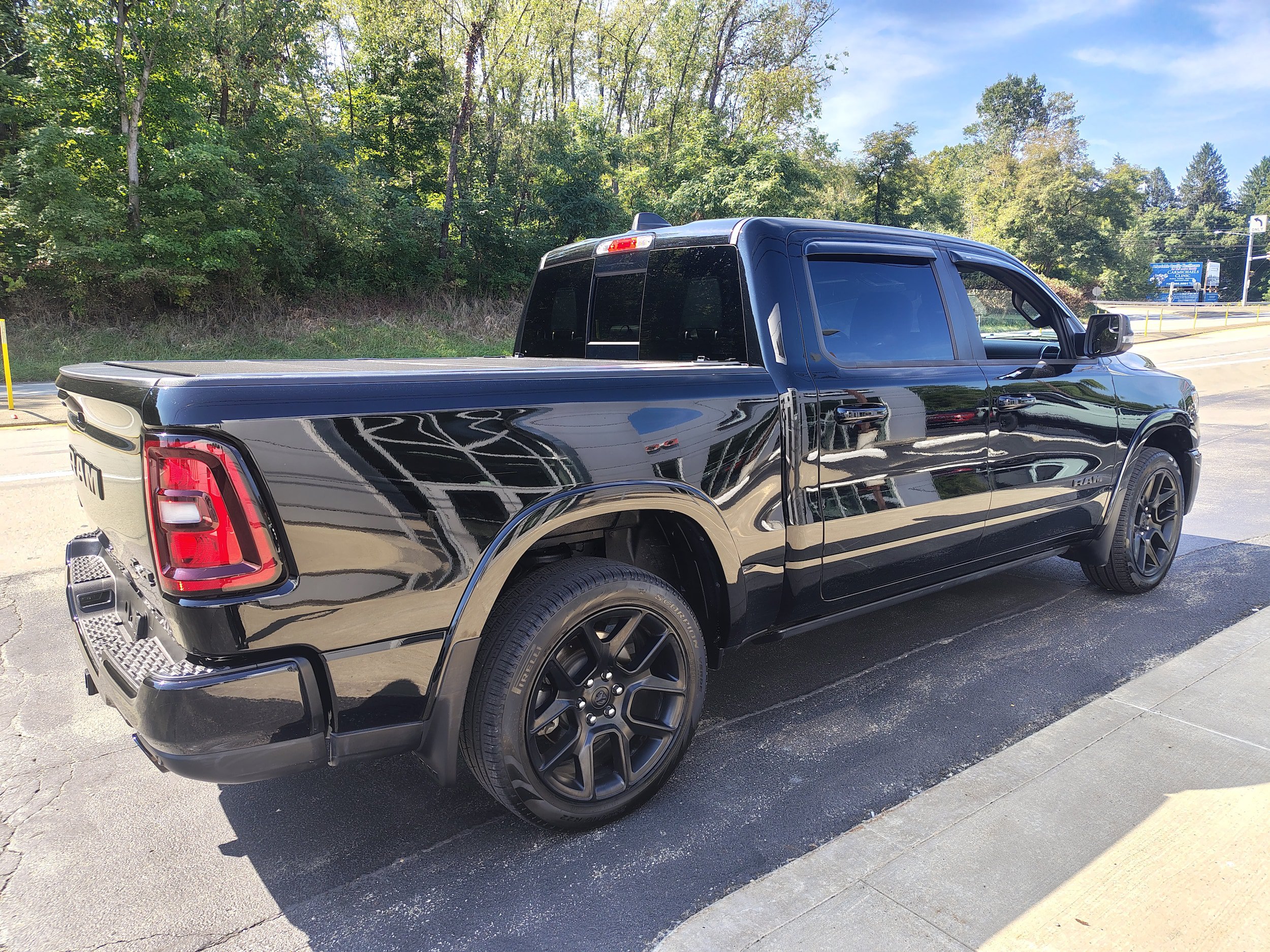 Used 2026 RAM 1500 Laramie w/ Night Edition AWD/4WD image 4
