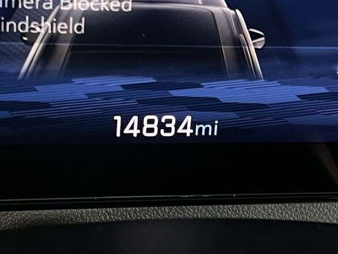 Used 2024 Chevrolet Traverse LT image 15