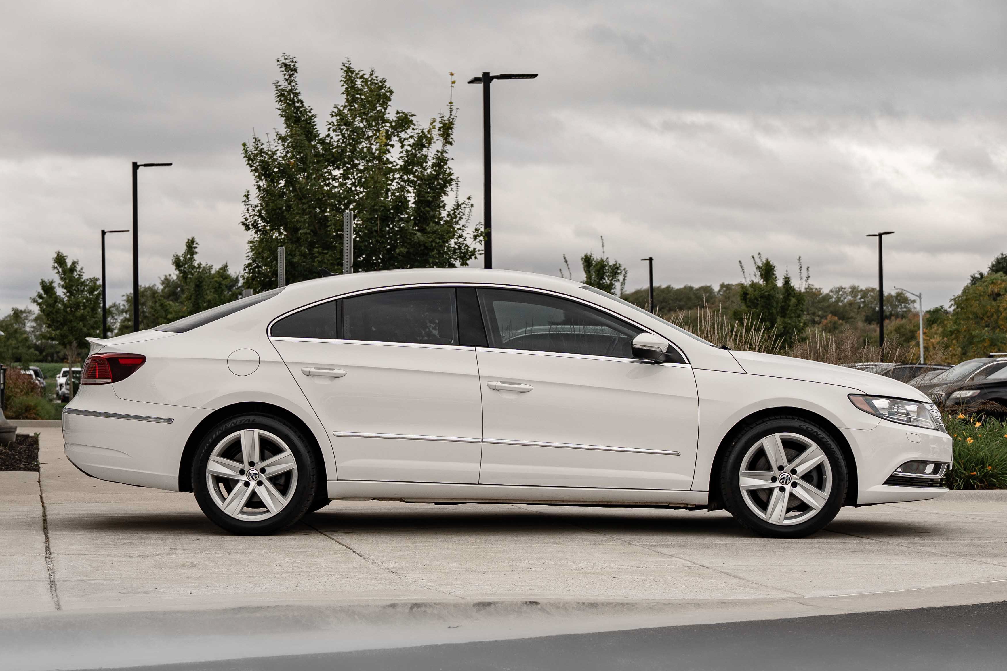 Used 2013 Volkswagen CC Sport FWD image 3