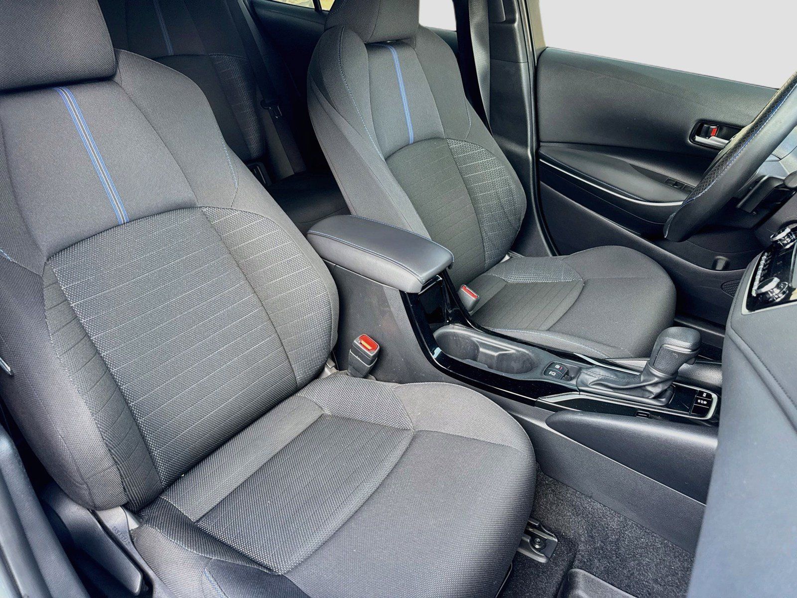 Used 2022 Toyota Corolla SE FWD image 17