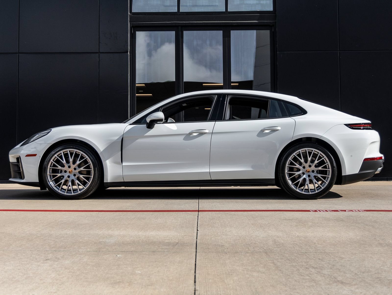 New 2026 Porsche Panamera 4 AWD/4WD image 2