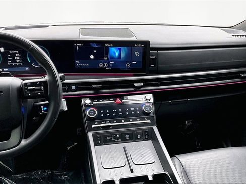 Used 2025 Hyundai Santa Fe Calligraphy image 6