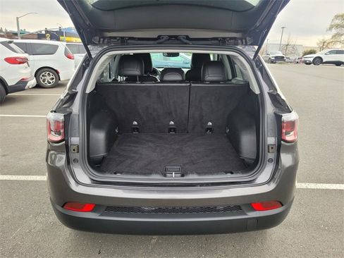 Used 2022 Jeep Compass Latitude image 12