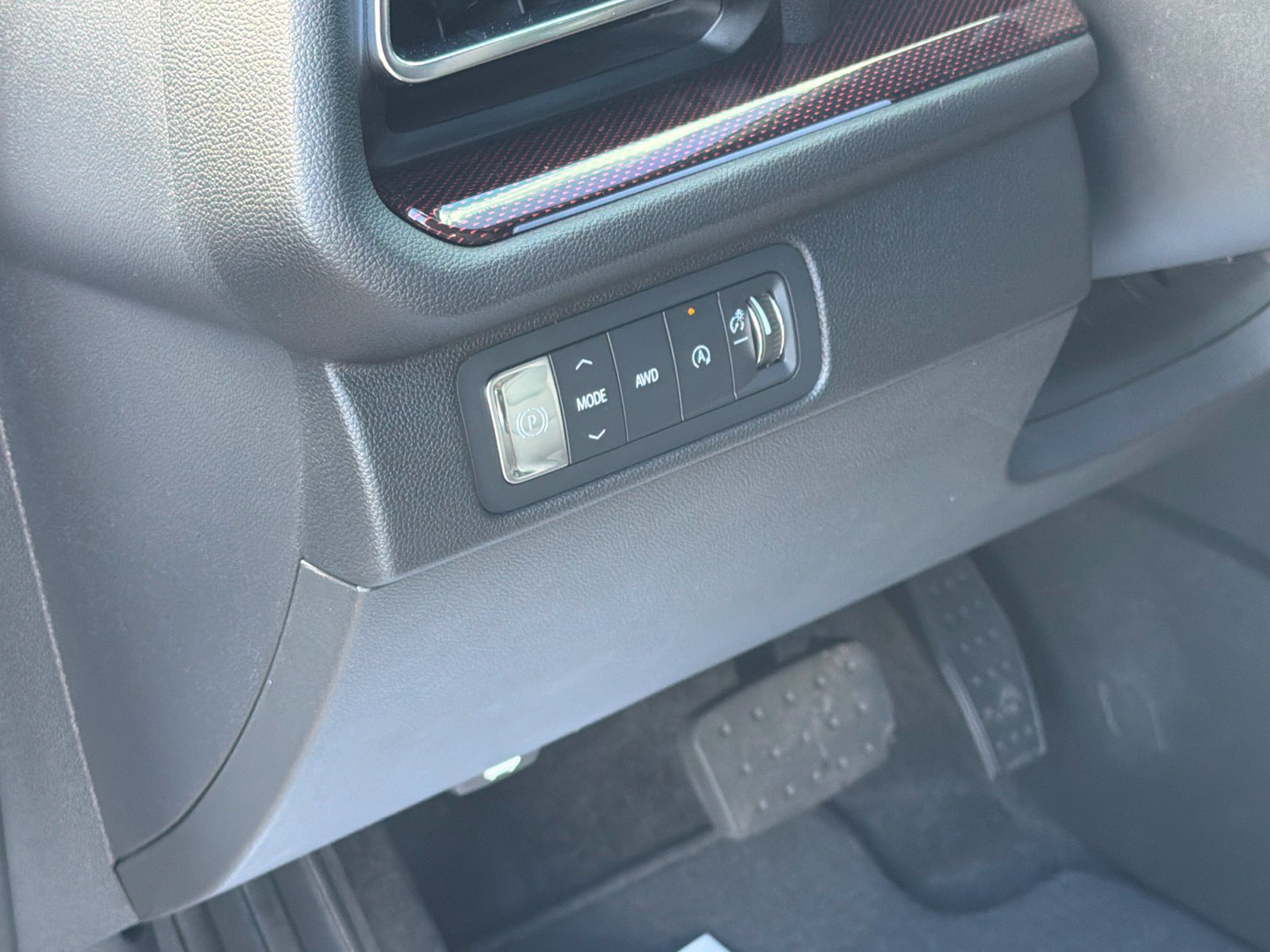 Used 2024 Chevrolet Traverse Z71 w/ Enhanced Driving Package AWD/4WD image 18