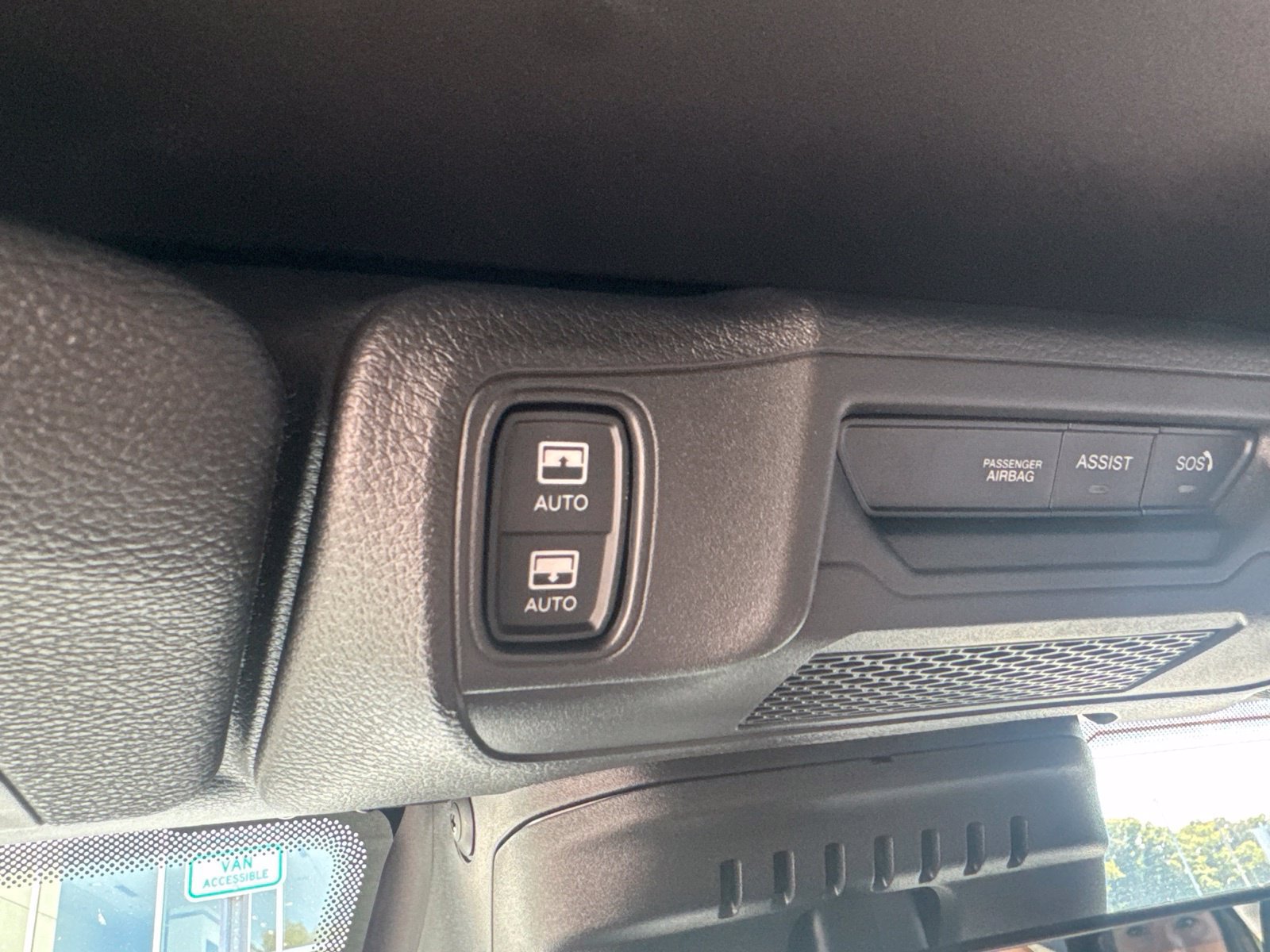 Used 2026 Jeep Wrangler Unlimited Rubicon AWD/4WD image 25