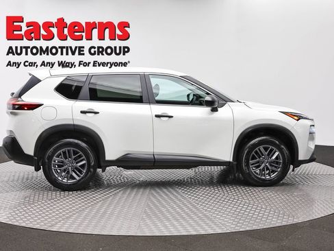 Used 2023 Nissan Rogue S AWD/4WD image 4