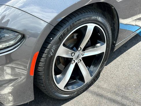 Used 2017 Dodge Charger SE image 7