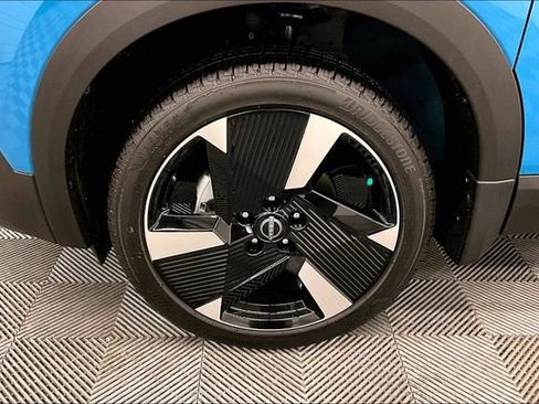 New 2026 Nissan Kicks SR w/ Cold Weather Package FWD image 12