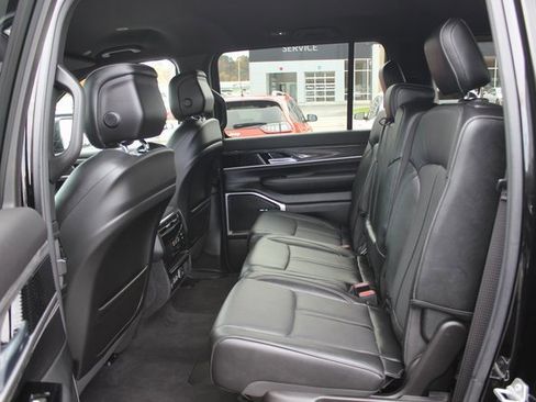 Used 2022 Jeep Wagoneer Series III image 25