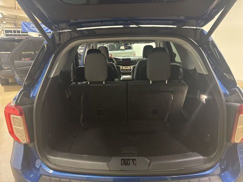 Certified 2022 Ford Explorer XLT w/ Equipment Group 202A image 34
