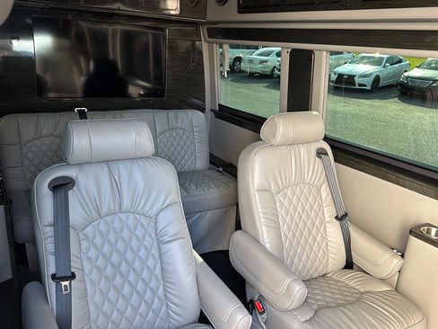 Used 2018 Mercedes-Benz Sprinter 3500 image 11