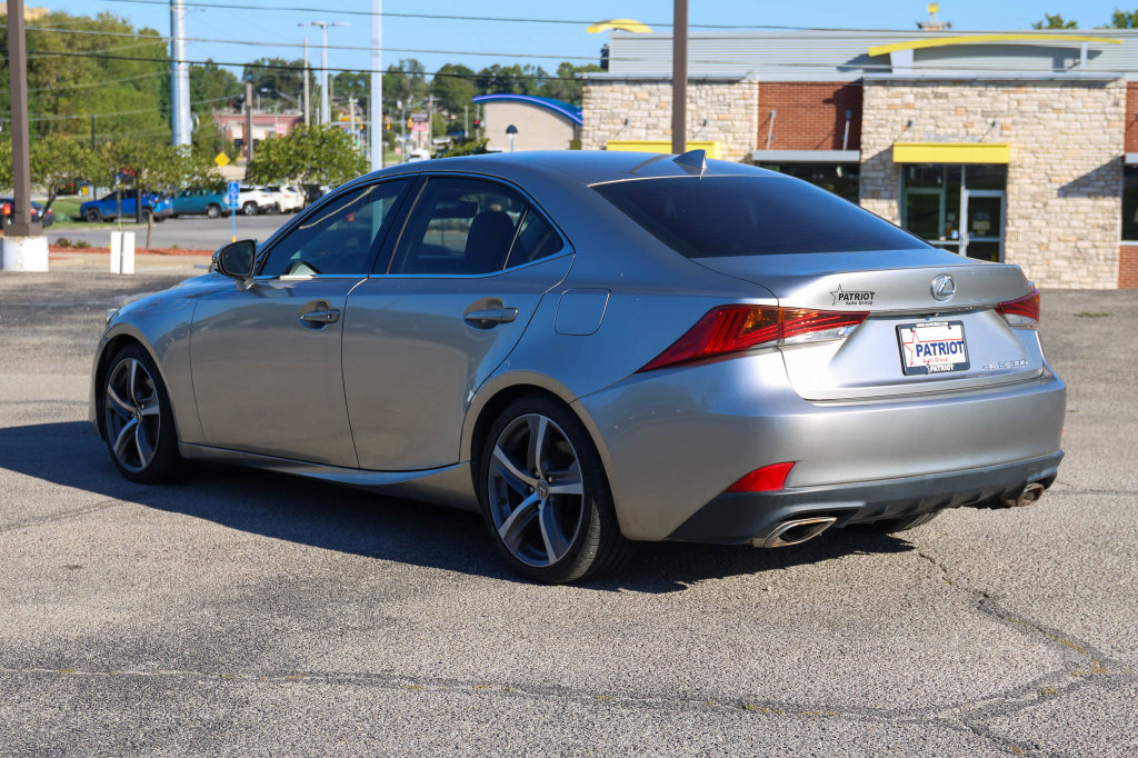 Used 2018 Lexus IS 300 AWD w/ Comfort Package image 5