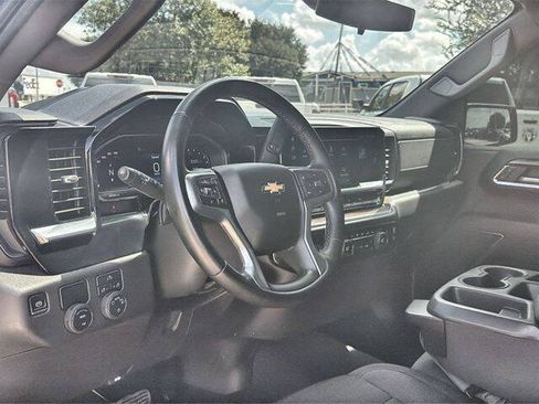 Used 2023 Chevrolet Silverado 1500 LT RWD image 10