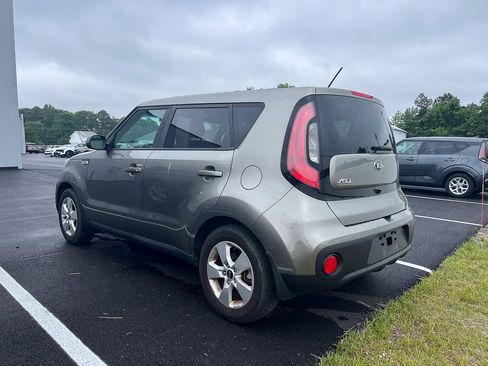 Used 2019 Kia Soul w/ Option Group 020 FWD image 2