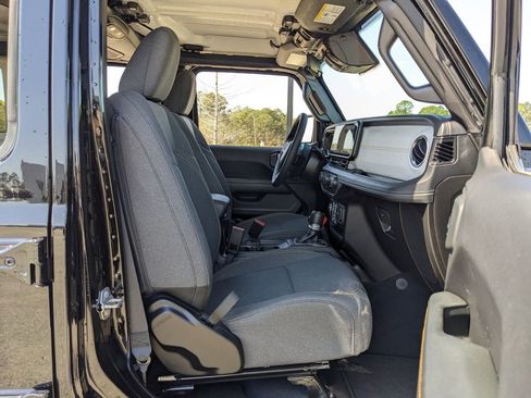 Certified 2025 Jeep Wrangler Sahara 4xe image 49