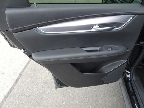 Certified 2023 Cadillac XT5 Luxury w/ LPO, Floor Liner Package image 12