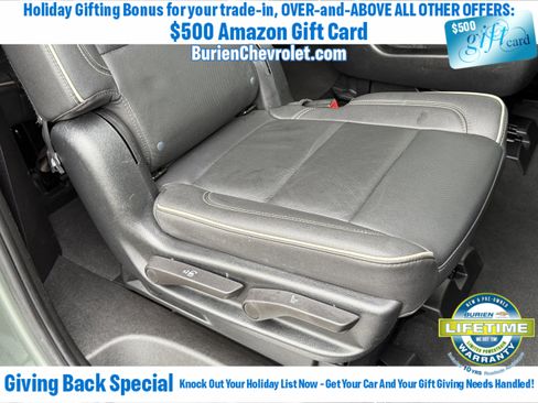 Used 2023 Chevrolet Suburban Premier image 25
