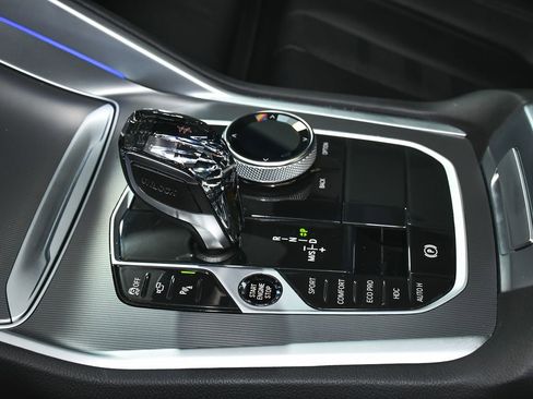 Used 2022 BMW X6 xDrive40i w/ Executive Package image 50