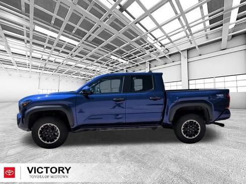 Certified 2024 Toyota Tacoma TRD Off-Road AWD/4WD image 6