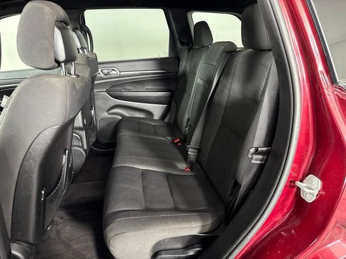 Used 2018 Jeep Grand Cherokee Laredo AWD/4WD image 25