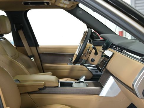 Used 2025 Land Rover Range Rover SE AWD/4WD image 34