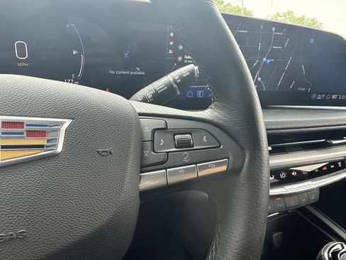 Used 2025 Cadillac XT4 Sport w/ Cold Weather Package FWD image 39