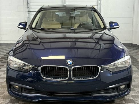 Used 2017 BMW 320i xDrive Sedan AWD/4WD image 3