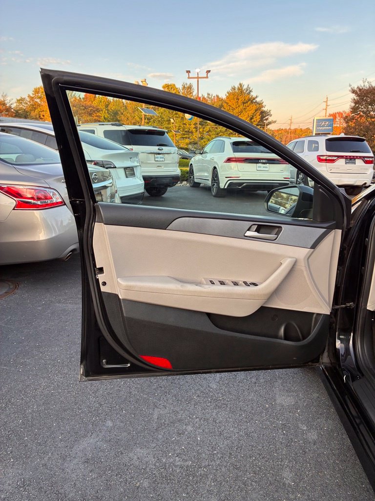 Used 2018 Hyundai Sonata SE FWD image 28