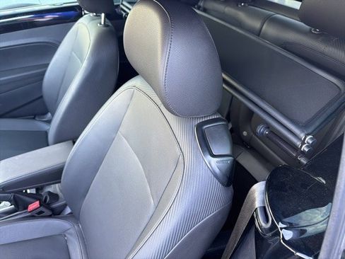 Used 2018 Volkswagen Beetle 2.0T S image 17