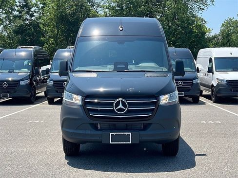 New 2025 Mercedes-Benz Sprinter 2500 image 6