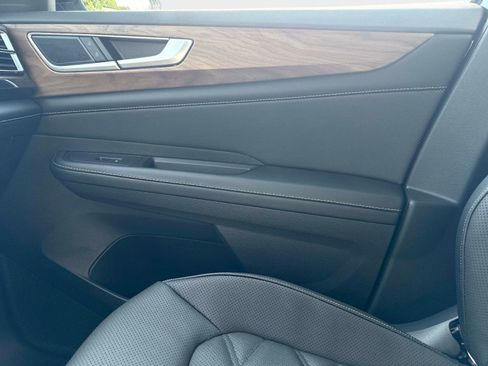 New 2026 Volkswagen Atlas SE image 17