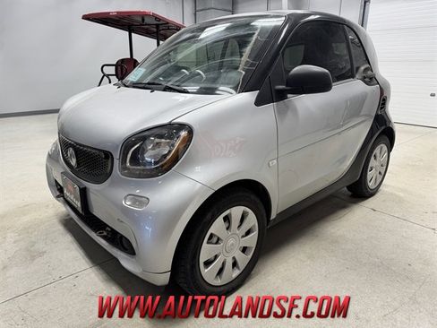 Used 2016 smart fortwo pure image 1