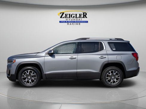 Used 2023 GMC Acadia SLT AWD/4WD image 4