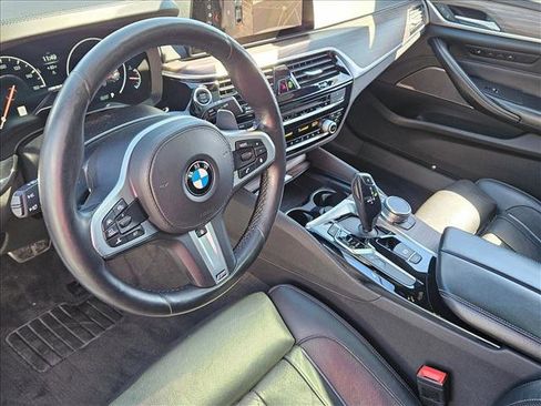 Used 2019 BMW M550i xDrive image 10