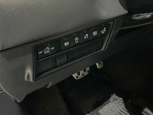 Used 2023 Toyota Tundra Limited image 16