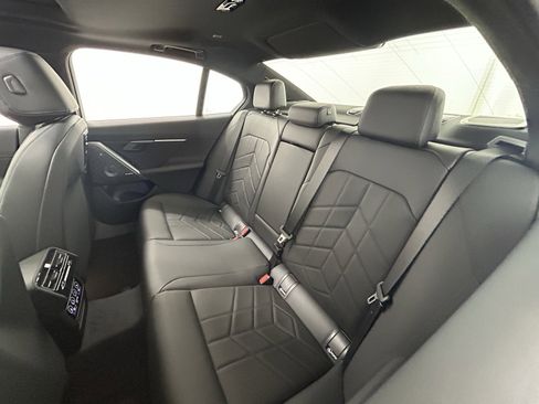 Used 2025 BMW i5 M60 w/ Premium Package image 32