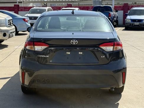 Used 2025 Toyota Corolla LE FWD image 5