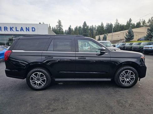 New 2025 Ford Expedition Active image 8