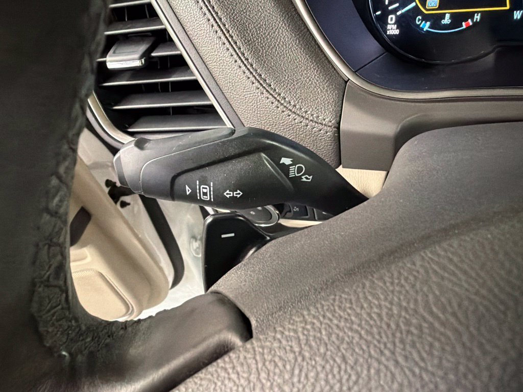 Used 2017 Lincoln MKX Reserve w/ Driver Assistance Package AWD/4WD image 19