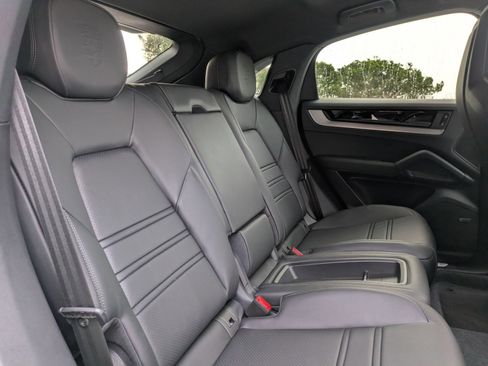 New 2026 Porsche Cayenne Coupe image 24