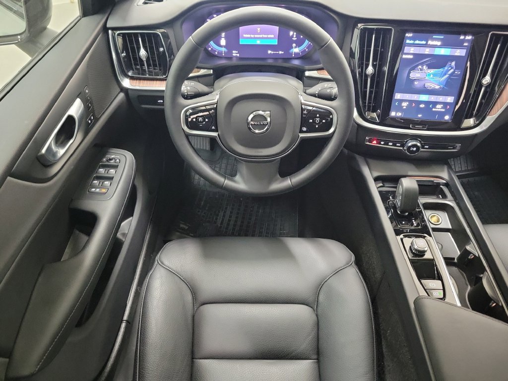 Used 2025 Volvo S60 B5 Plus w/ Protection Package Premier FWD image 16