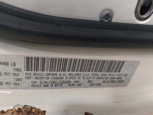 Used 2018 Jeep Compass Latitude image 33