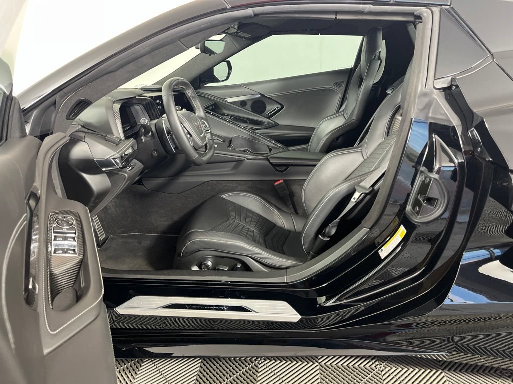Used 2023 Chevrolet Corvette Stingray Premium Conv w/ Z51 Performance Package RWD image 21