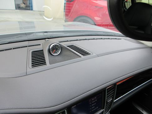 Used 2013 Porsche Panamera S image 63