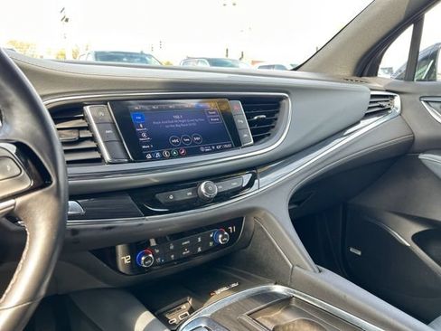 Used 2022 Buick Enclave Premium AWD/4WD image 42