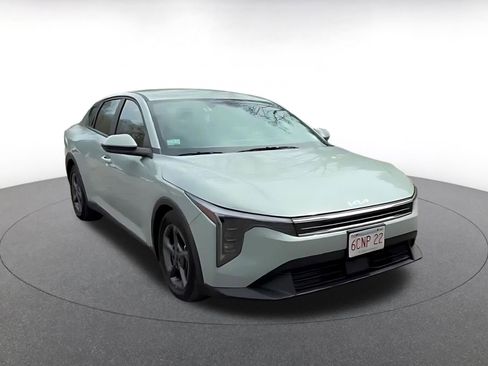 Used 2025 Kia K4 LXS image 3