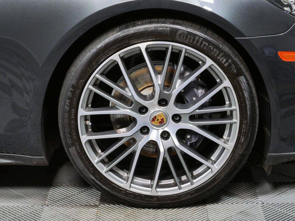 Certified 2023 Porsche Panamera image 39