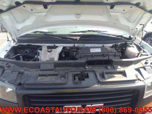 Used 2019 GMC Savana 2500 w/ Driver Convenience Package image 6